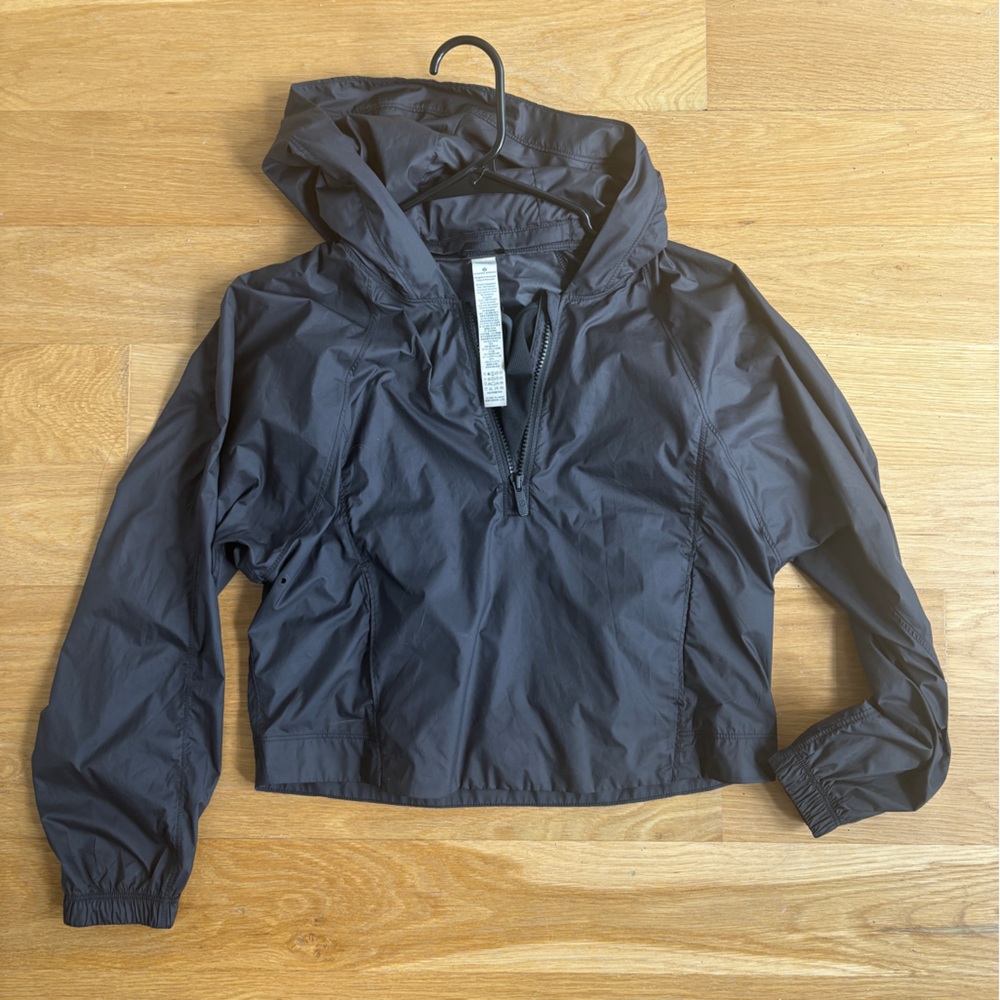 Lululemon rain pullover